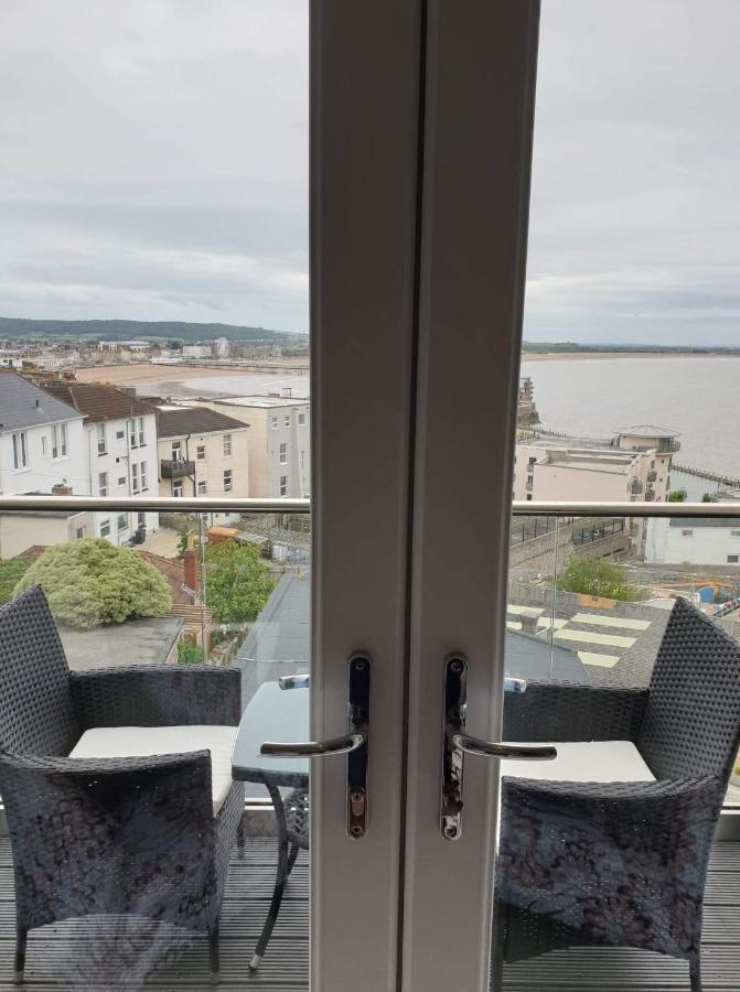 Modern Apartment With Stunning Sea View Weston-super-Mare Esterno foto