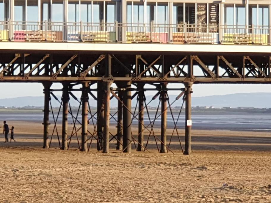 Modern Apartment With Stunning Sea View Weston-super-Mare Esterno foto