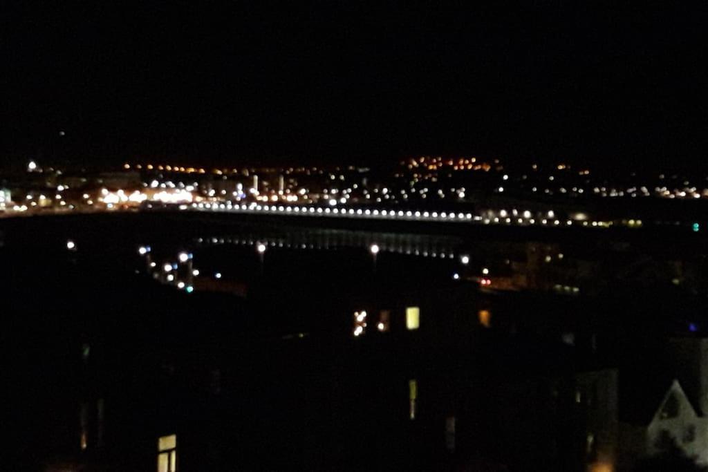 Modern Apartment With Stunning Sea View Weston-super-Mare Esterno foto